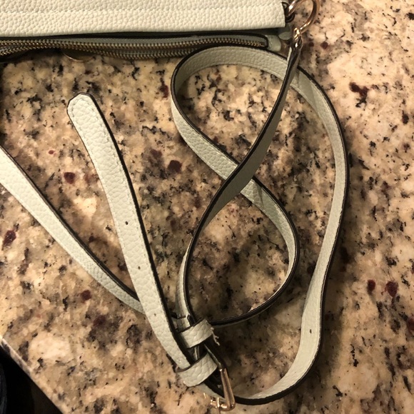 Guess Handbag - Picture 9 of 9